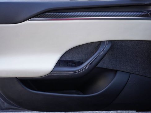 Used 2021 Tesla Model S Plaid image 34