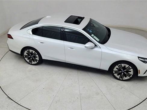 Used 2025 BMW 540i xDrive image 74