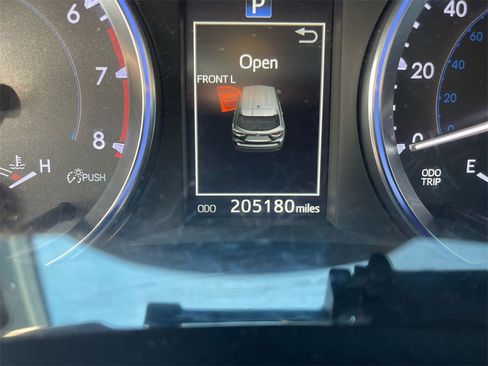 Used 2015 Toyota Highlander XLE image 24