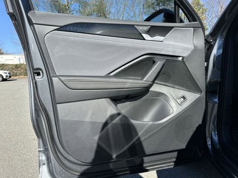 New 2026 Volkswagen Tiguan SE R-Line image 14