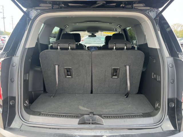 Used 2023 GMC Acadia SLE FWD image 12