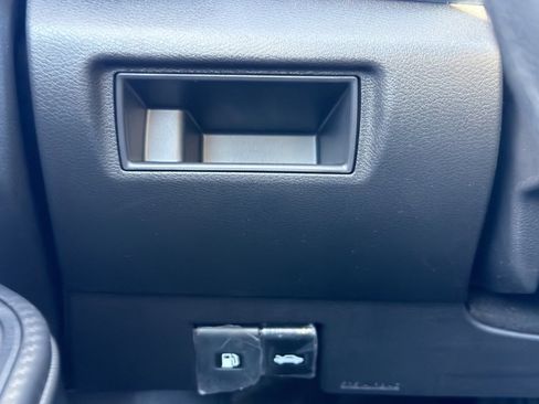 New 2025 Nissan Versa SV w/ Trunk Package image 21