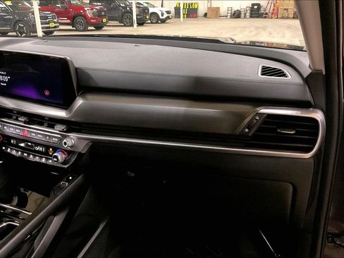 Used 2025 Kia Telluride S image 15