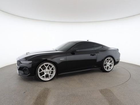 Used 2025 Ford Mustang GT Premium image 4