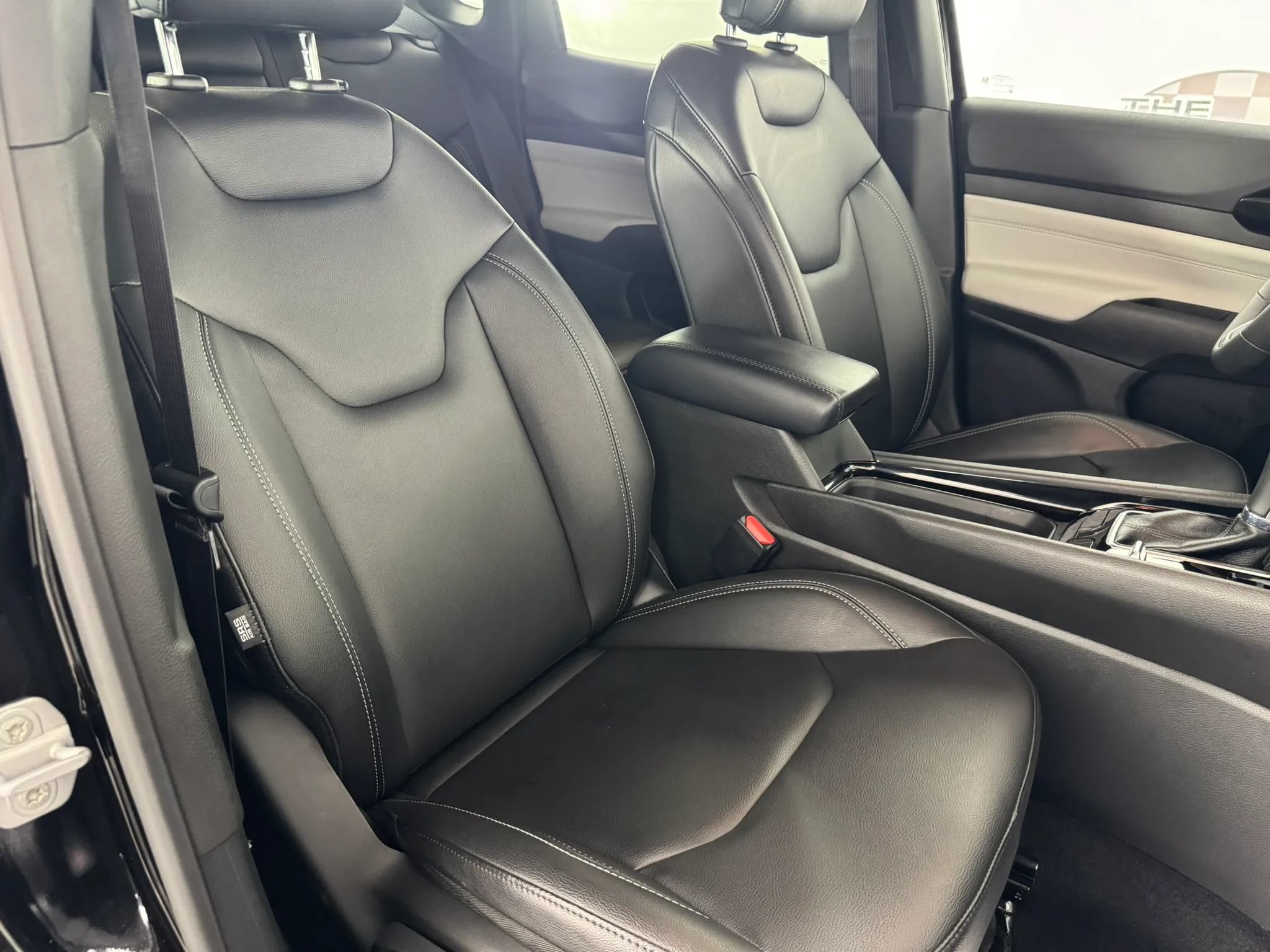 Used 2026 Jeep Compass Limited AWD/4WD image 35