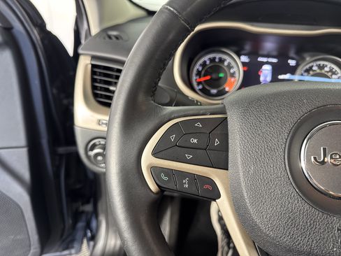 Used 2015 Jeep Cherokee Limited w/ Luxury Group image 27