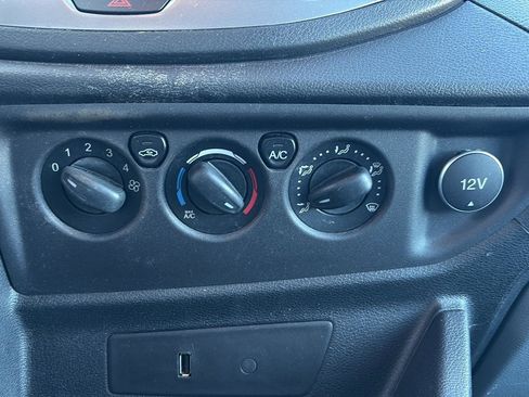 Used 2018 Ford Transit 150 XLT image 17