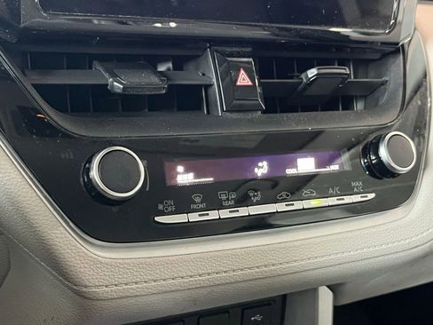 Used 2023 Toyota Corolla Cross L image 19