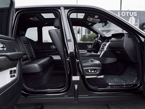 Used 2019 Rolls-Royce Cullinan AWD/4WD image 26
