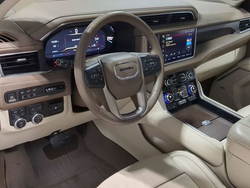 Used 2023 GMC Yukon XL Denali image 12
