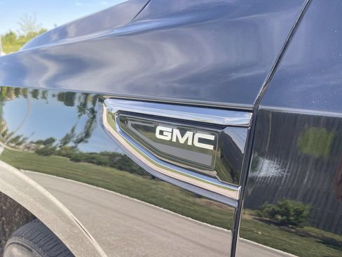 Used 2023 GMC Yukon Denali Ultimate AWD/4WD image 14