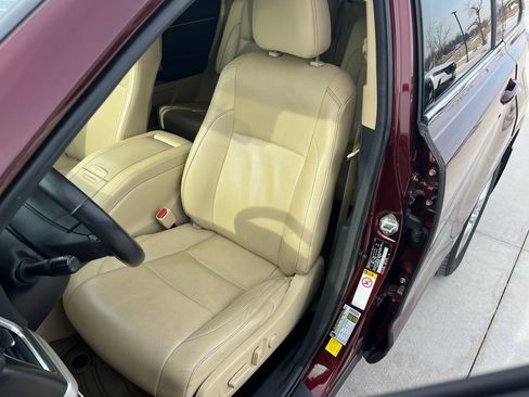 Used 2015 Toyota Highlander Limited image 12
