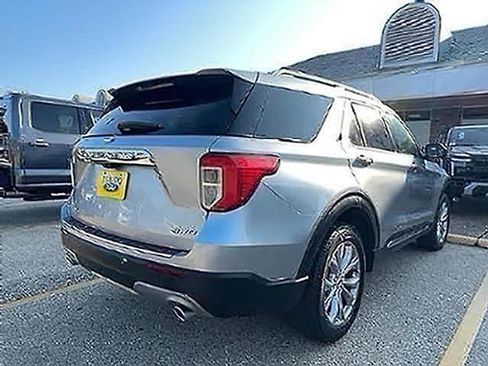 Used 2023 Ford Explorer Limited AWD/4WD image 8