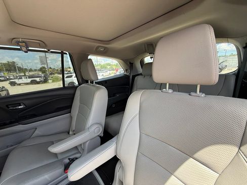 Used 2018 Honda Pilot Elite image 24