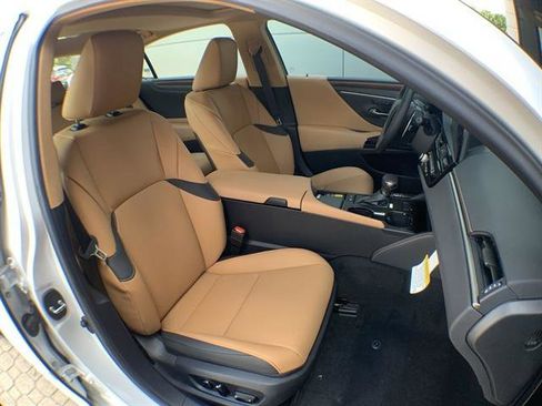 Used 2025 Lexus ES 300h ES 300h image 25