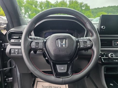 Used 2025 Honda Pilot Black Edition image 14