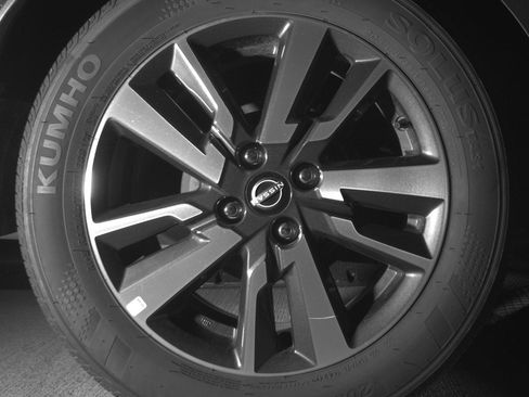 Used 2025 Nissan Versa SV FWD image 14