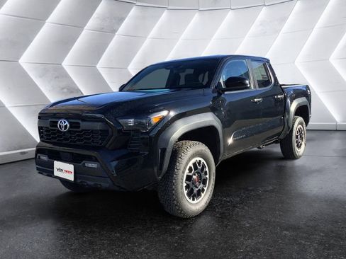 Used 2024 Toyota Tacoma TRD Off-Road image 3