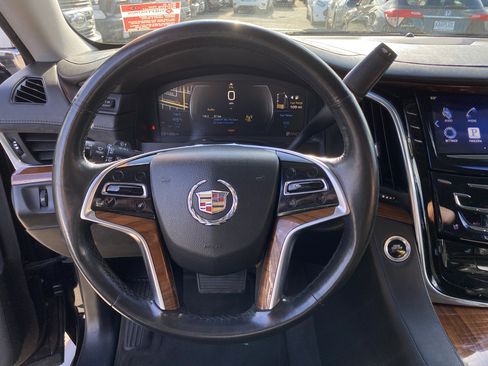 Used 2015 Cadillac Escalade Premium image 8