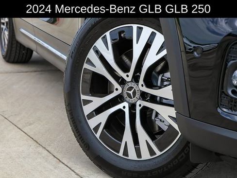 Used 2024 Mercedes-Benz GLB 250 image 2