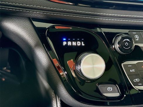New 2026 Chrysler Pacifica Limited image 12