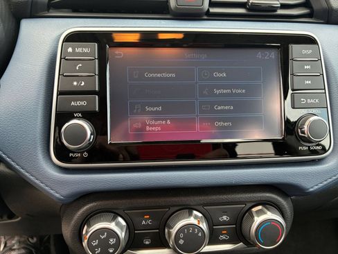 Used 2025 Nissan Versa SV FWD image 20