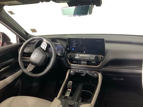 Used 2025 Toyota Grand Highlander AWD Hybrid image 30