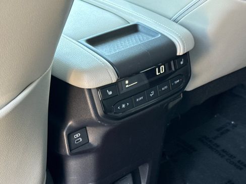 Used 2025 Toyota Grand Highlander AWD Hybrid image 17