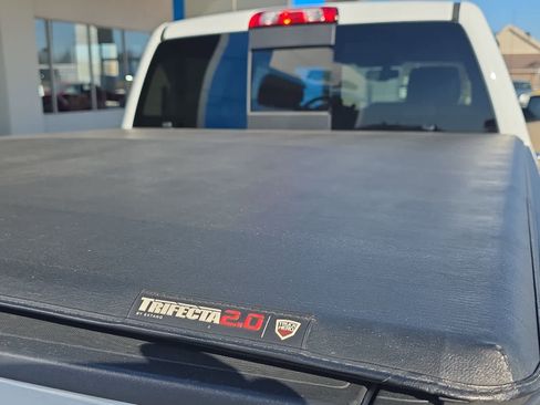 Used 2015 Chevrolet Silverado 1500 LTZ Z71 image 11