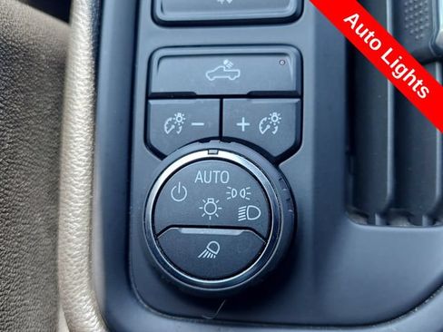 Used 2022 Chevrolet Silverado 2500 Custom w/ Custom Convenience Package AWD/4WD image 25