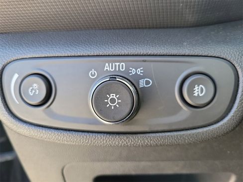 Used 2021 Chevrolet TrailBlazer LT w/ Convenience Package image 16