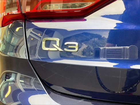 Certified 2022 Audi Q3 2.0T Premium image 32