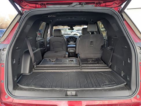 Used 2023 Chevrolet Traverse Premier image 35