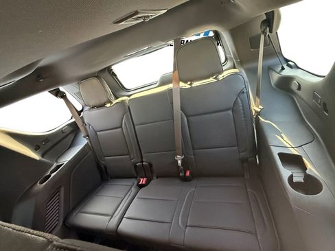 Used 2021 GMC Yukon Denali w/ Denali Premium Package image 28