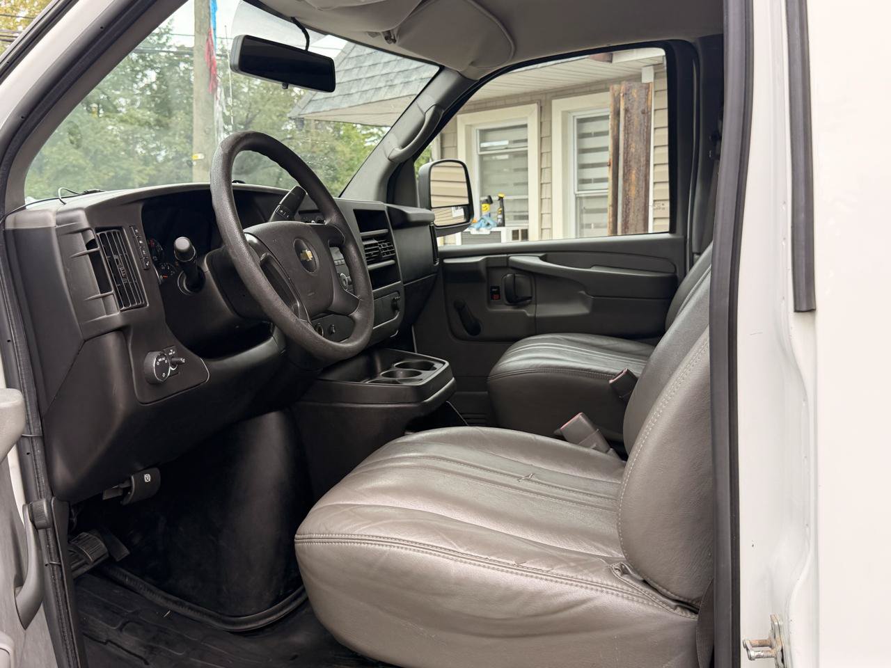 Used 2013 Chevrolet Express 3500 RWD image 12