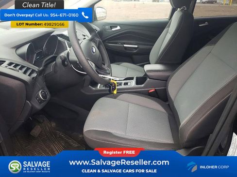 Used 2017 Ford Escape SE AWD/4WD image 9