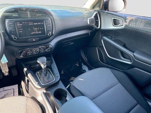 Used 2023 Kia Soul LX FWD image 21