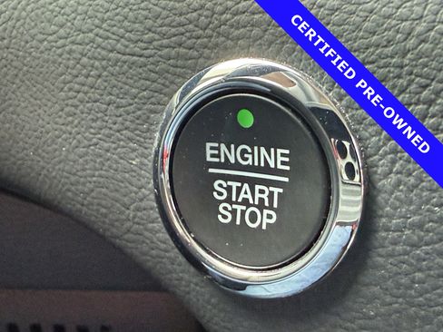 Certified 2020 Ford Edge SE image 31