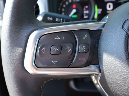Used 2025 Jeep Wrangler Unlimited Sahara AWD/4WD image 17