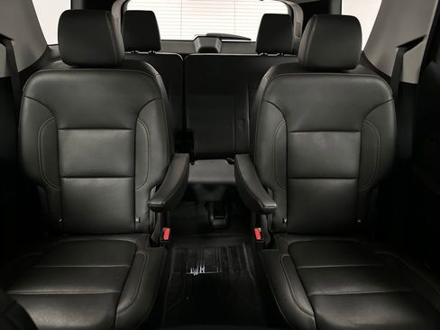 Used 2021 Chevrolet Traverse Premier image 16