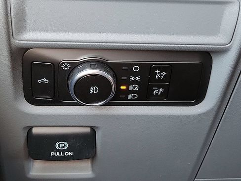 New 2026 Ford F150 XLT w/ XLT Chrome Appearance Package AWD/4WD image 9