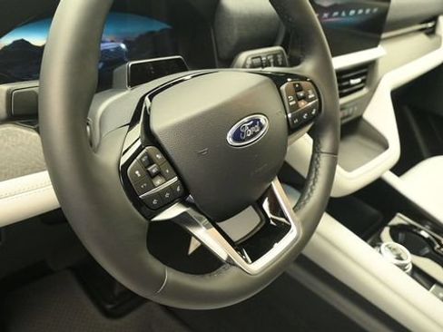 New 2026 Ford Explorer Platinum w/ LUX Leather Package AWD/4WD image 16