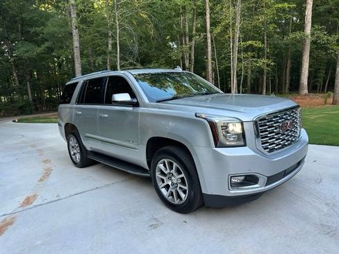Used 2018 GMC Yukon Denali AWD/4WD image 3