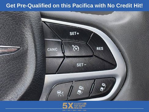 Used 2022 Chrysler Pacifica Touring-L FWD image 22