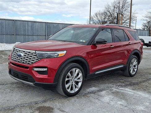 Certified 2023 Ford Explorer Platinum w/ Equipment Group 601A image 3