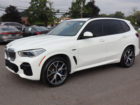 Used 2022 BMW X5 xDrive45e w/ M Sport Package AWD/4WD image 1