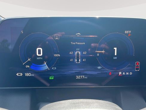 Used 2025 Chevrolet Equinox EV RS w/ Convenience Package II FWD image 25