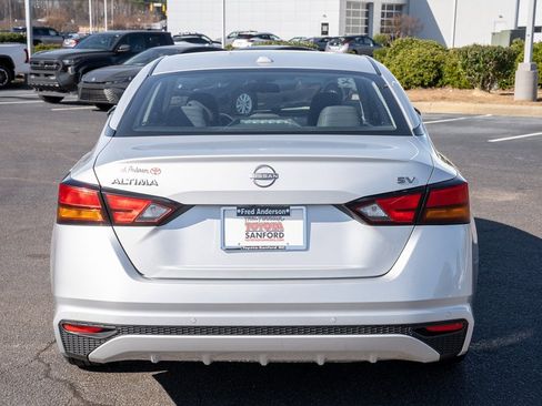 Used 2023 Nissan Altima 2.5 SV image 4