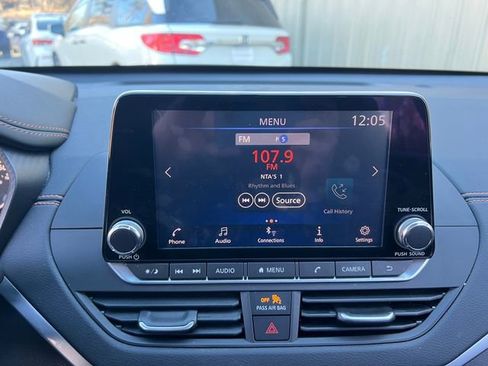 Used 2019 Nissan Altima 2.5 SR w/ SR Premium Package image 23