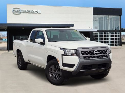 Used 2025 Nissan Frontier SV RWD image 1